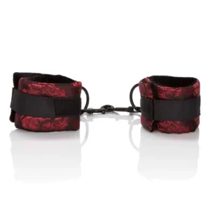 Scandal Universal Cuff Set Black