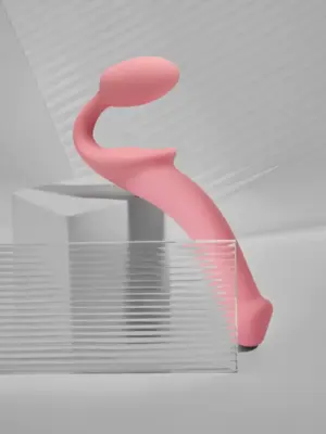 SEMI-REALISTIC BENDABLE STRAP-ON PINK - M