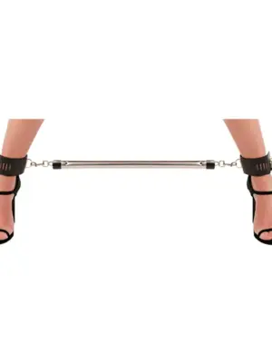 Spreader bar with ankle cuffs
